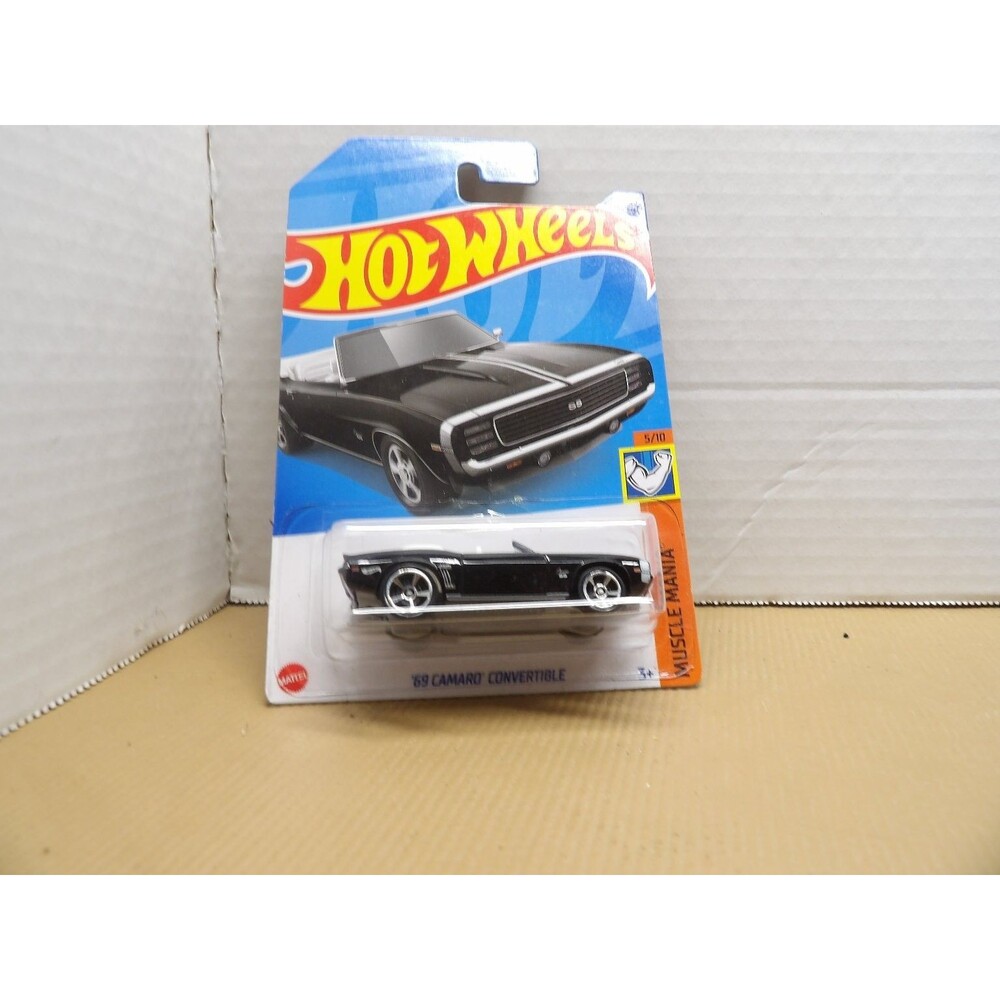 Hot Wheels '69 Camaro Convertible Black Muscle Mania 1:64 Diecast Car Toy